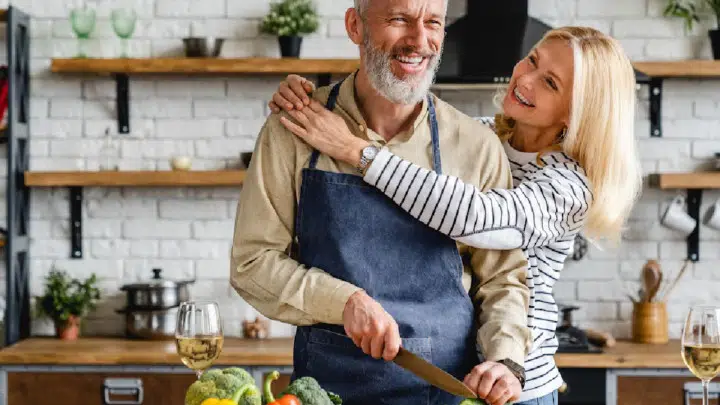 older couple dieting successfully