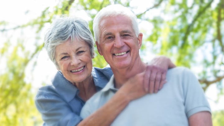 healthy senior couple experience mindset shifts that improve aging